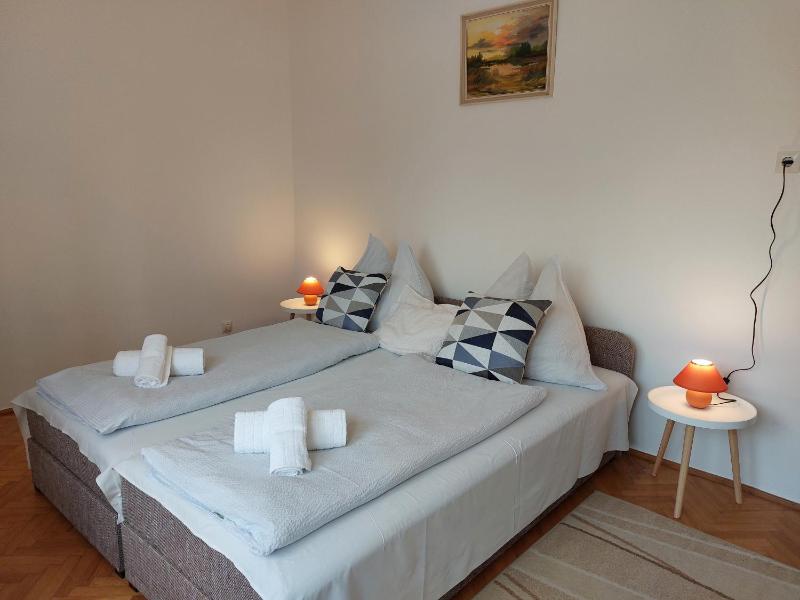 Barbara Apartmanház Images