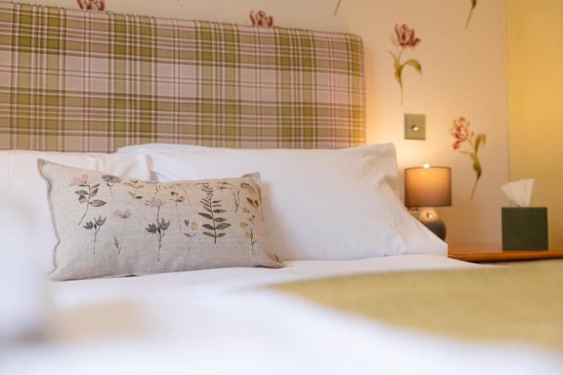 Standard Plus Double En suite image 4