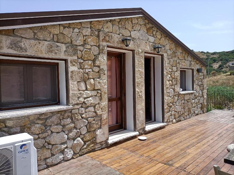 Studio Apartment image 2