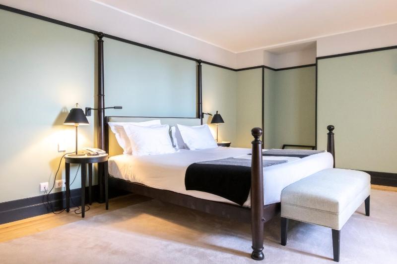 Deluxe Double Room image 3