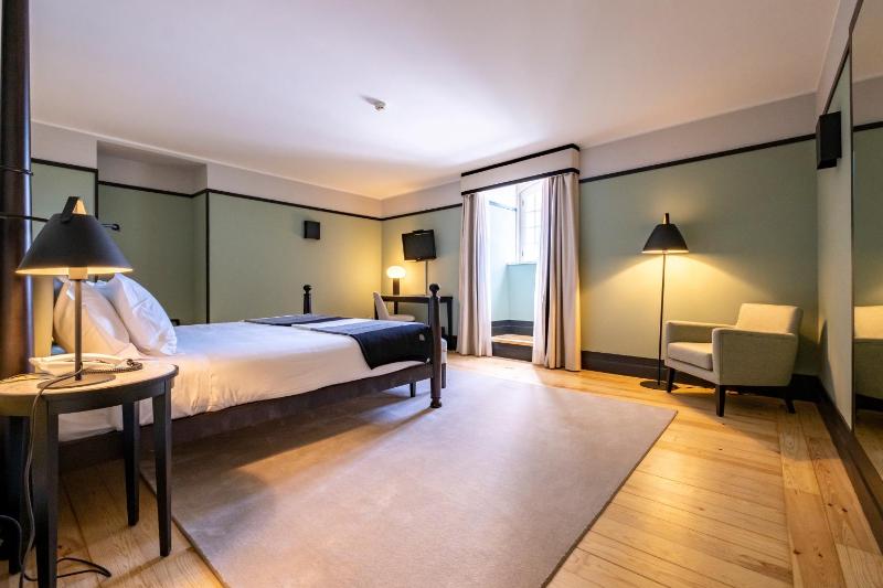 Deluxe Double Room image 4