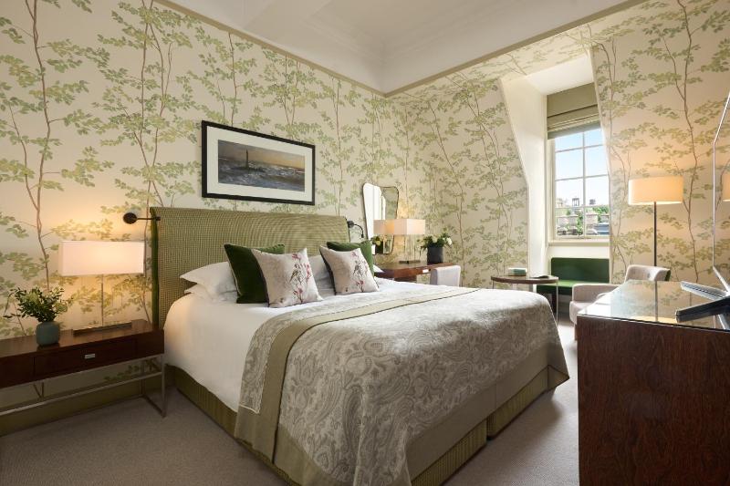 Classic Double Room image 3