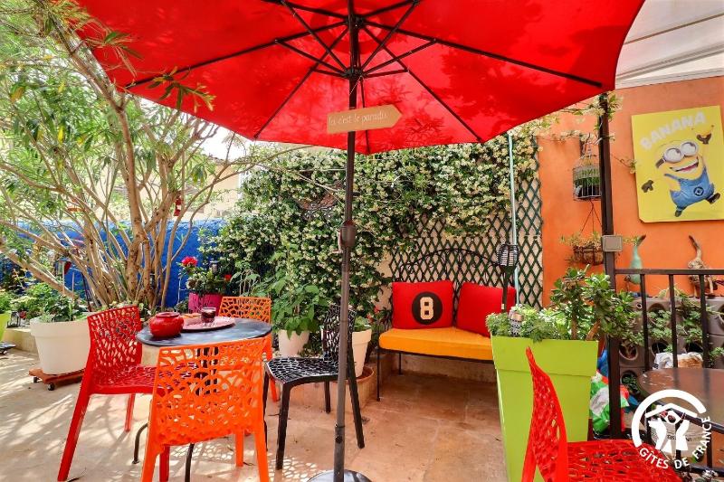 One-Bedroom Apartment image 4