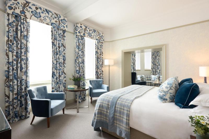 Deluxe King Room image 4