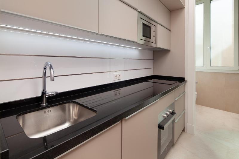 INMálaga Santos Suites 1 - image 9