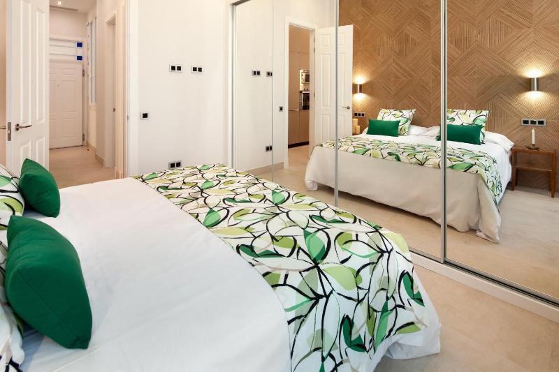 INMálaga Santos Suites 2 - image 3