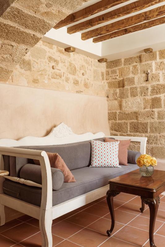 Saray Monumental Luxury Villa Medieval Town Rhodes - image 2