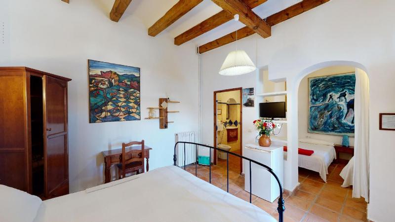 Quadruple Room image 3