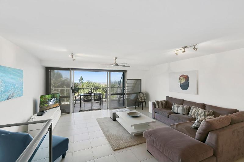 Ocean Terraces Split Level Apartment At The Beach - image 7
