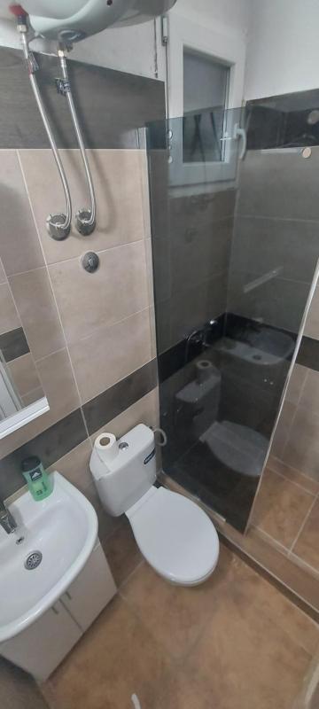 Economy Double Room image 2