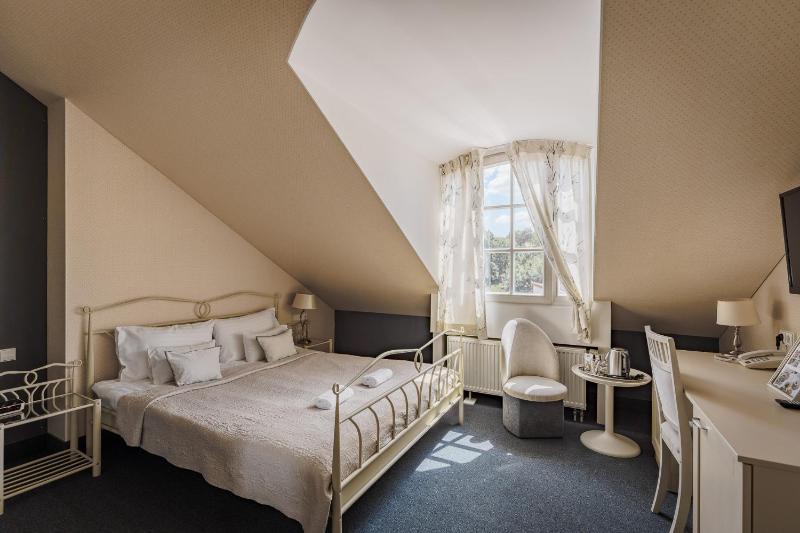 Single Room image 4