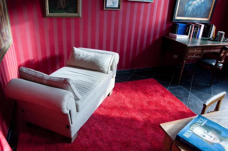 Honeymoon Suite image 4