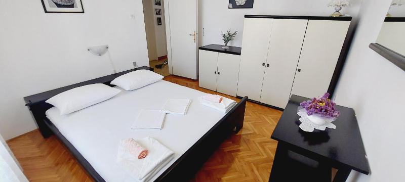 APARTMENT ELI - image 11