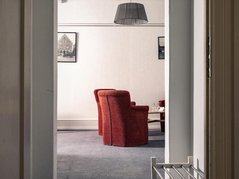 Family Room image 4