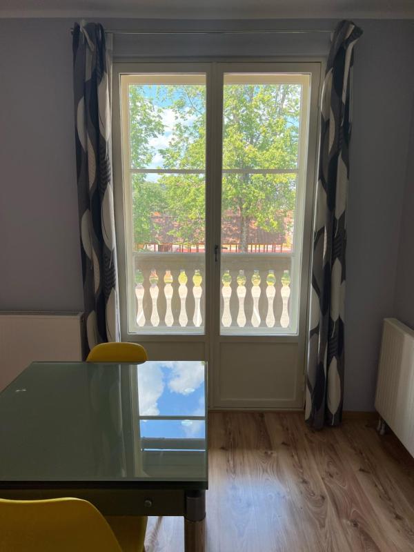 Double Room with Balcony image 4