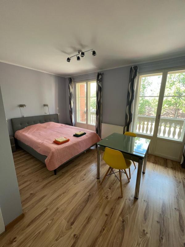 Double Room with Balcony image 3