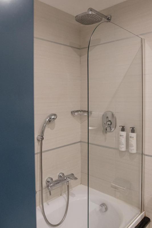 Superior Triple Room image 3