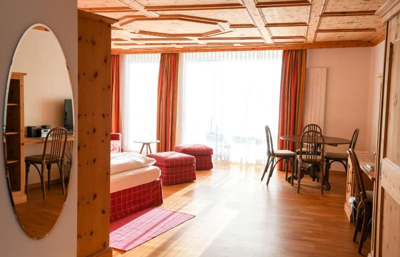 Junior Suite image 2