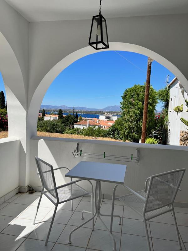Double Room with Terrace and Side Sea View image 4