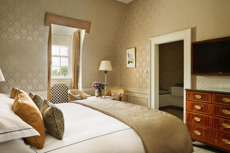 Standard Double Room image 3