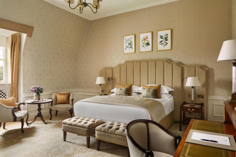 Deluxe Double or Twin Room image 1