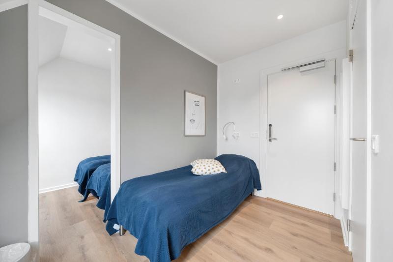 Quadruple Room with Bathroom image 3
