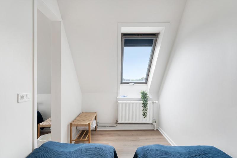 Quadruple Room with Bathroom image 2
