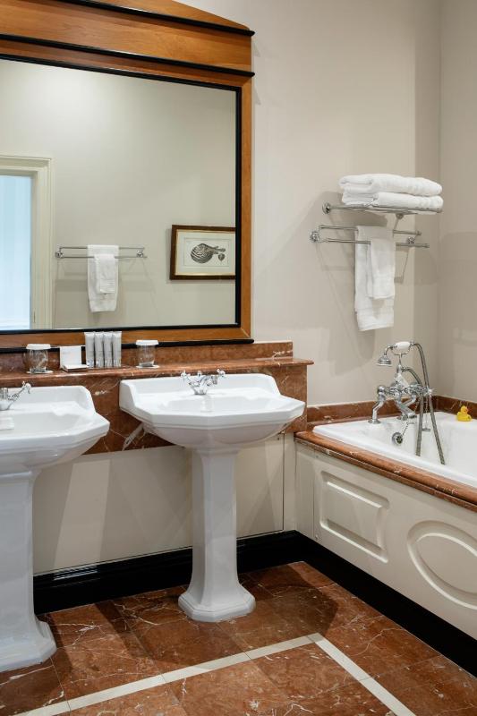 Suite image 2