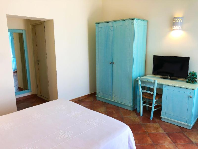 Double or Twin Room image 4
