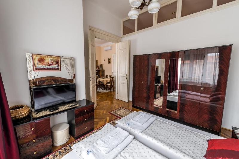 Apartment Panorama Central - image 15