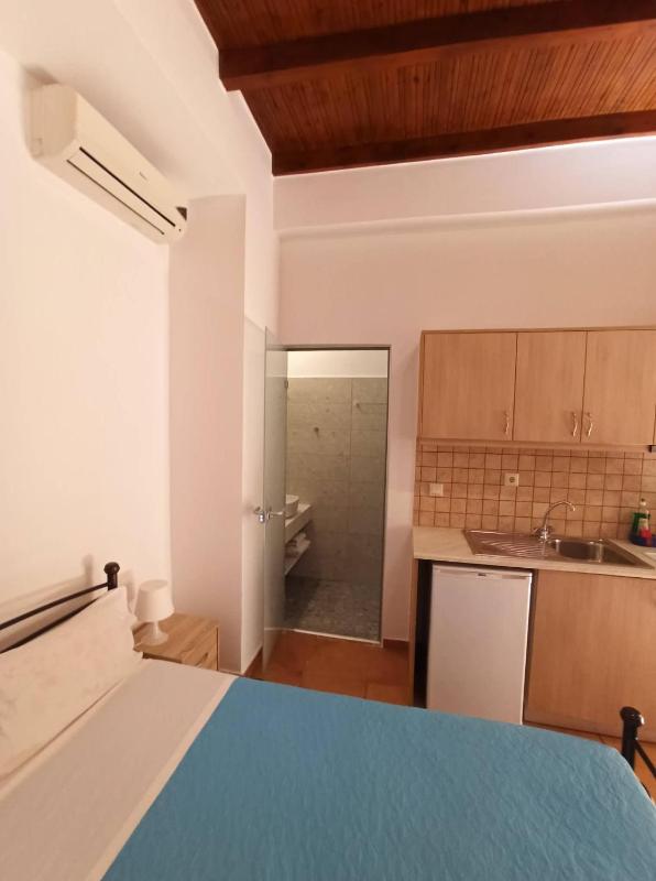Katerina Traditional Rooms - image 43