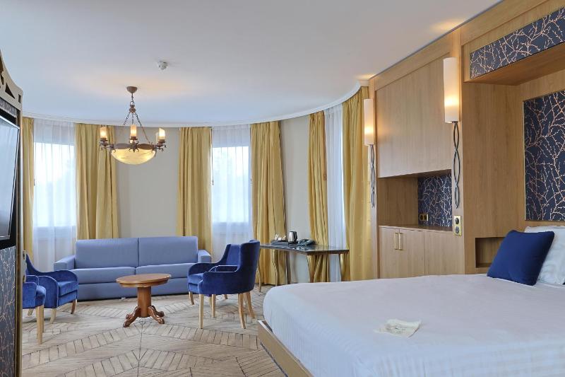 Junior Suite image 1