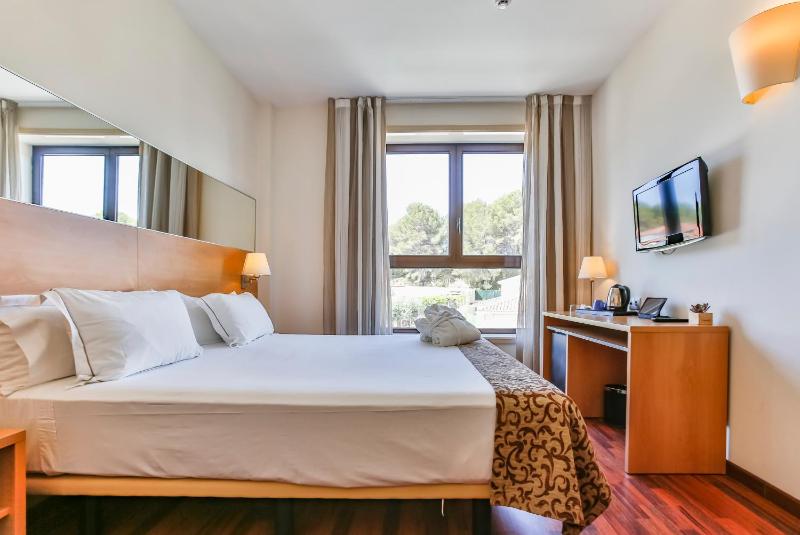 Superior Double Room image 4