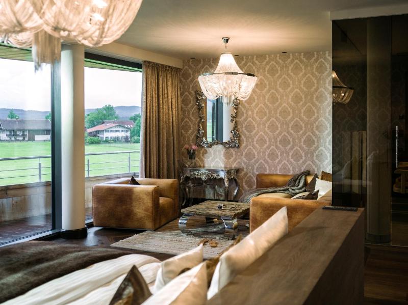 Superior  Suite Fabulous image 1