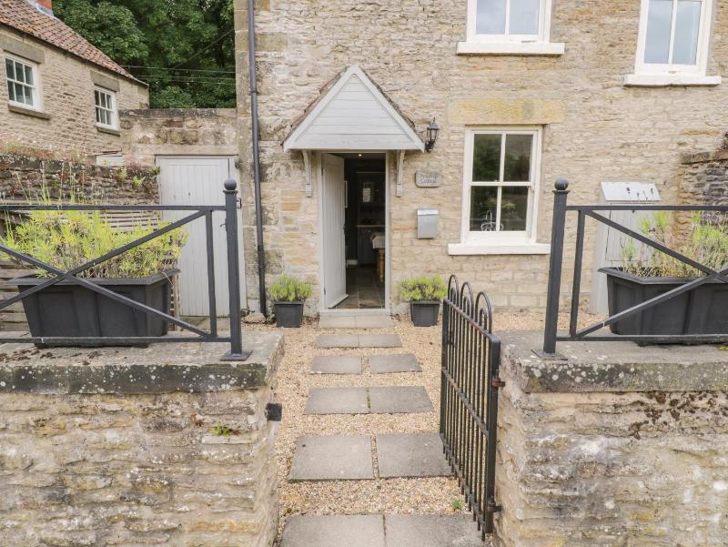 Snowdrop Cottage - image 9
