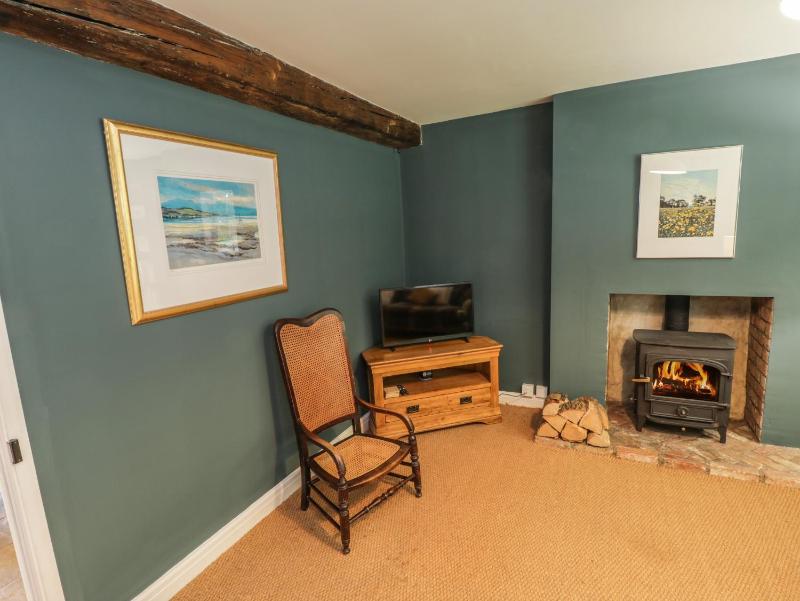 Snowdrop Cottage - image 20