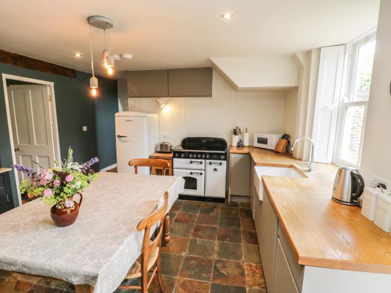 Snowdrop Cottage - image 19