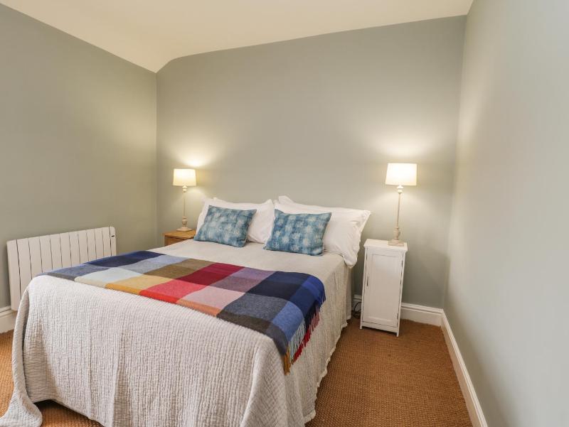 Snowdrop Cottage - image 29