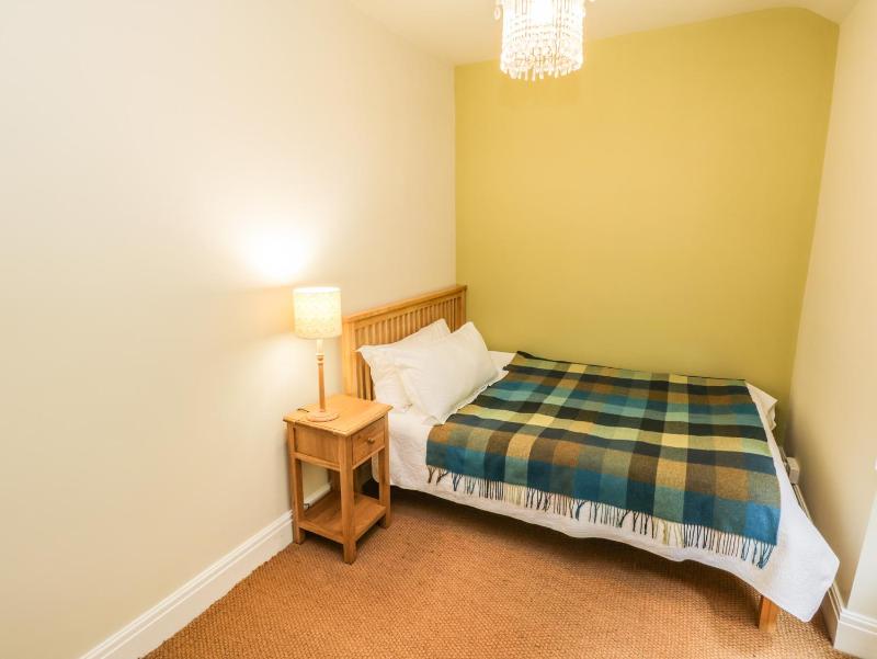 Snowdrop Cottage - image 10