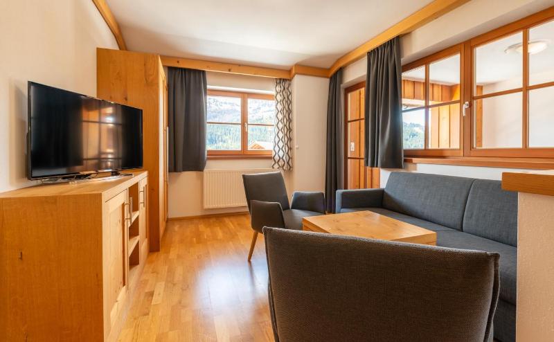 One-Bedroom Apartment image 4