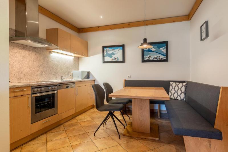 One-Bedroom Apartment image 3