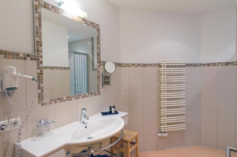 One-Bedroom Apartment image 3