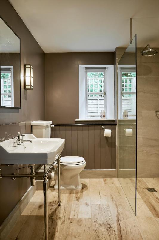 One-Bedroom Suite image 4