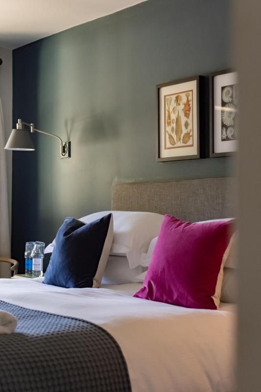 Standard Double Room image 2