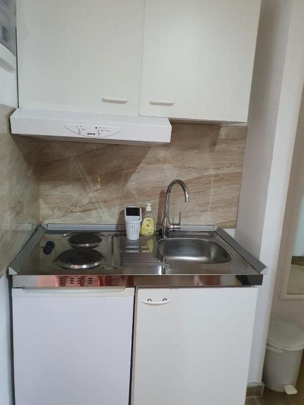 Studio Apartment image 3