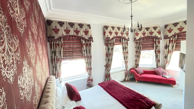 Deluxe Double Room image 1
