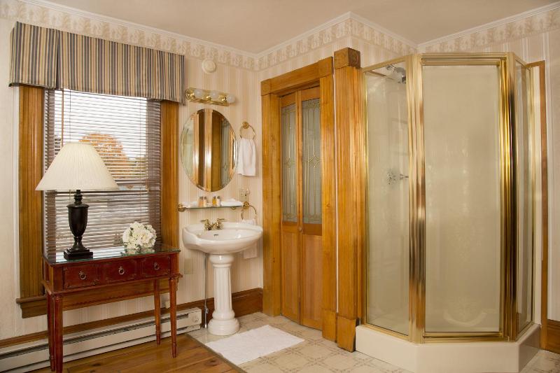 Taft Bedroom image 2