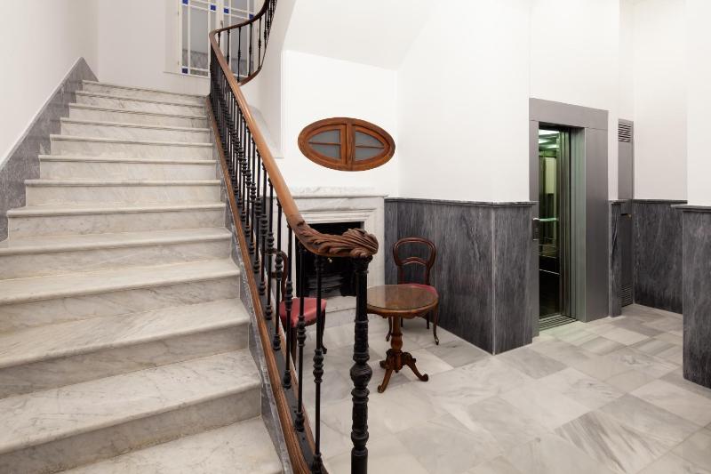 INMálaga Santos Suites 1 - image 4