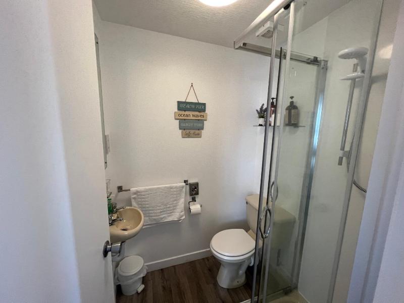 Double Room with Private Bathroom image 2