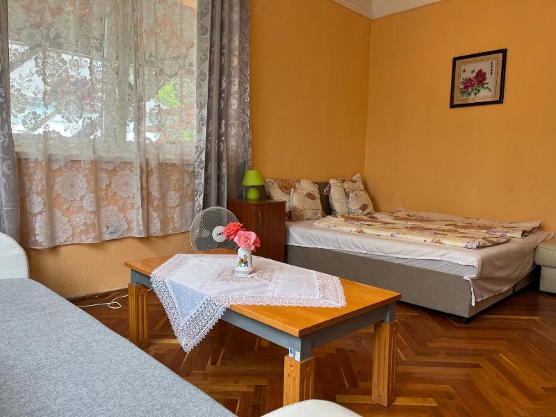 Apartment with Garden View image 1